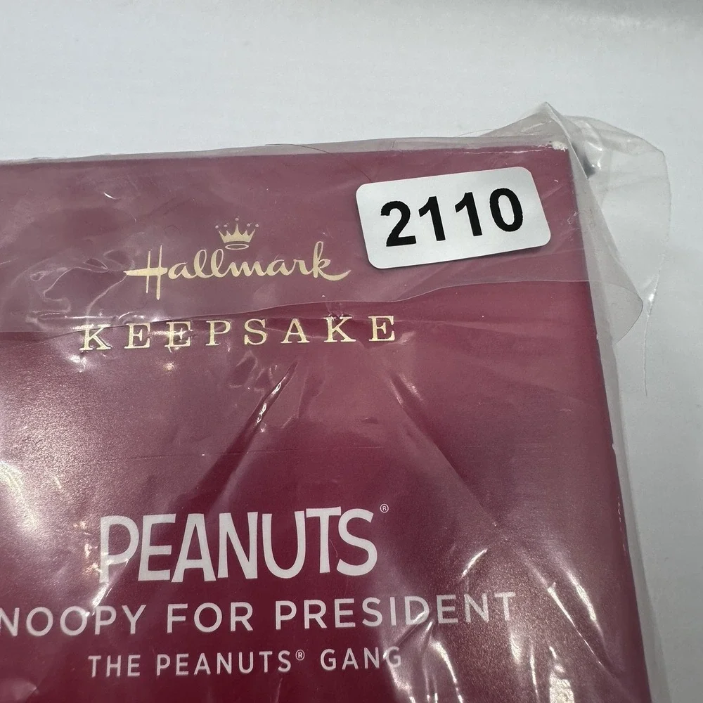 Hallmark peanuts snoopy